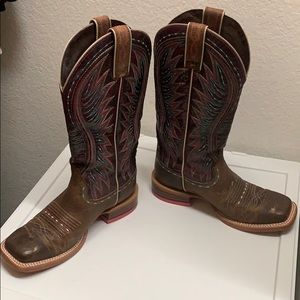 Ariat Boots Vaquera Western Boots ...like new!!